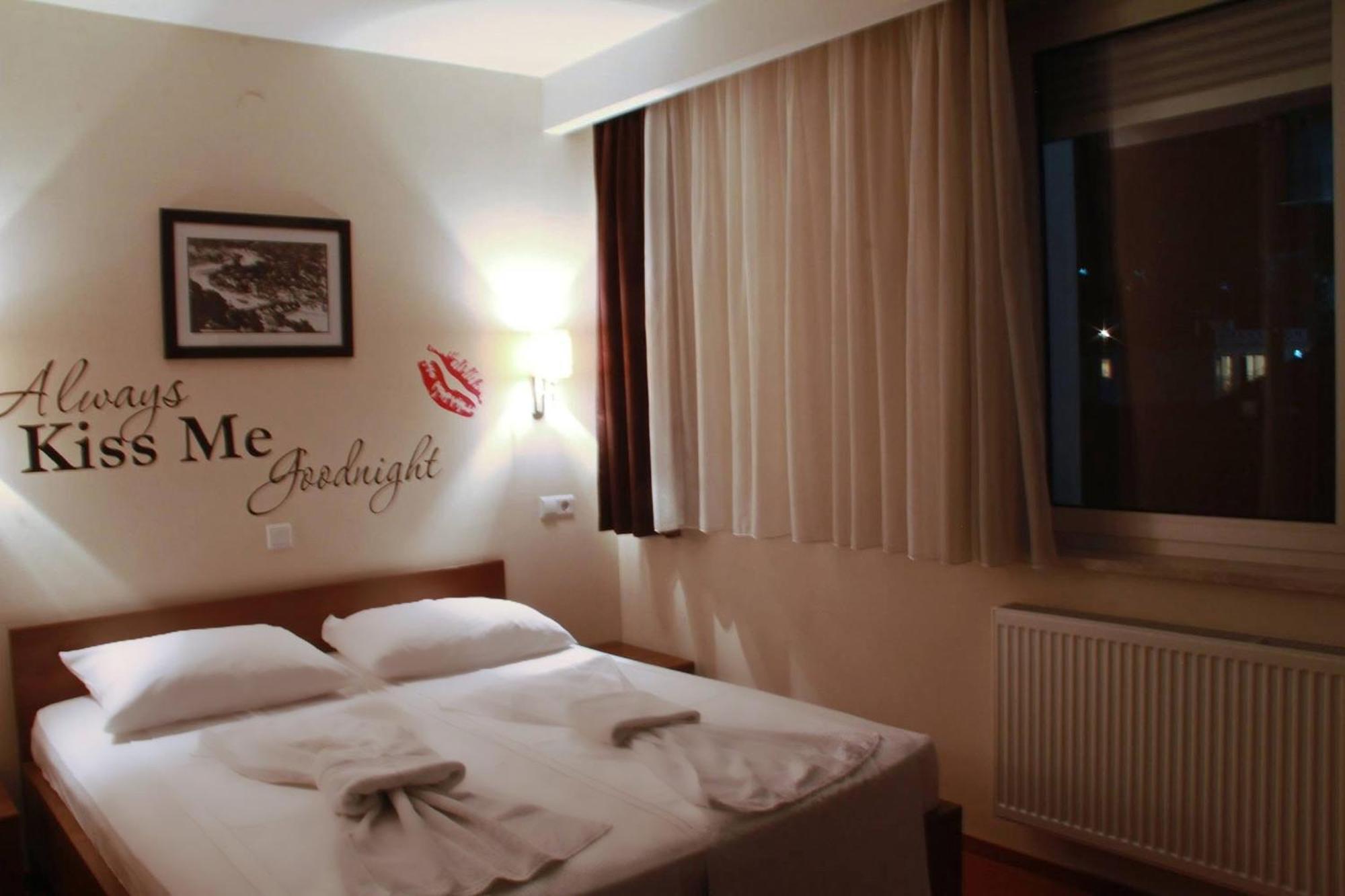 Hotel Oaza คอนยิค ภายนอก รูปภาพ